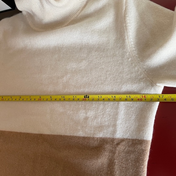 Garnet Hill Mongolian Cashmere Turtleneck Sweater in Ivory & Camel Size XS (2-4) - Picture 8 of 14